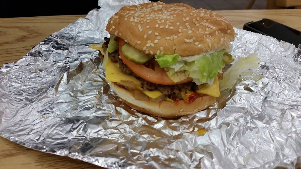 Five Guys | meal takeaway | 1371 Boulevard Michèle-Bohec, Blainville, QC J7C 0M4, Canada | 4509335078 OR +1 450-933-5078