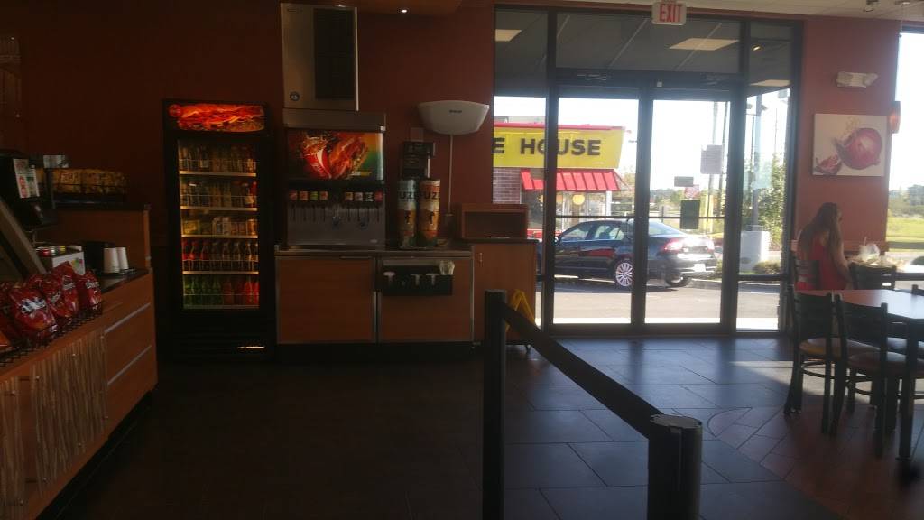Subway | restaurant | 494 N Veterans Pkwy N, Moultrie, GA 31768, USA | 2299857827 OR +1 229-985-7827