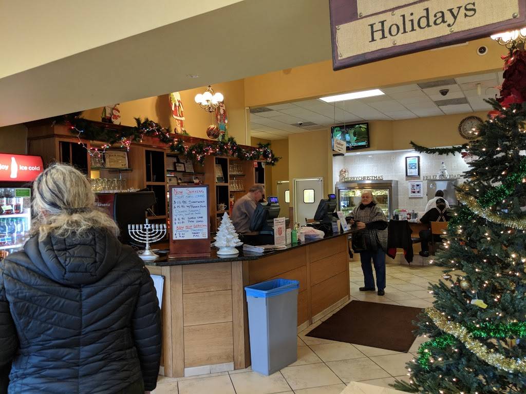 Groton Townhouse Restaurant | restaurant | 355 CT-12, Groton, CT 06340, USA | 8604490355 OR +1 860-449-0355