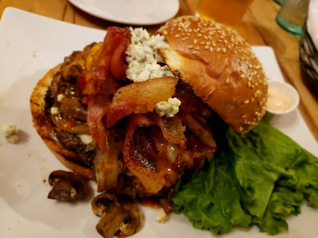 Barneys Gourmet Hamburgers | meal takeaway | 1600 Shattuck Ave #112, Berkeley, CA 94709, USA | 5108492827 OR +1 510-849-2827