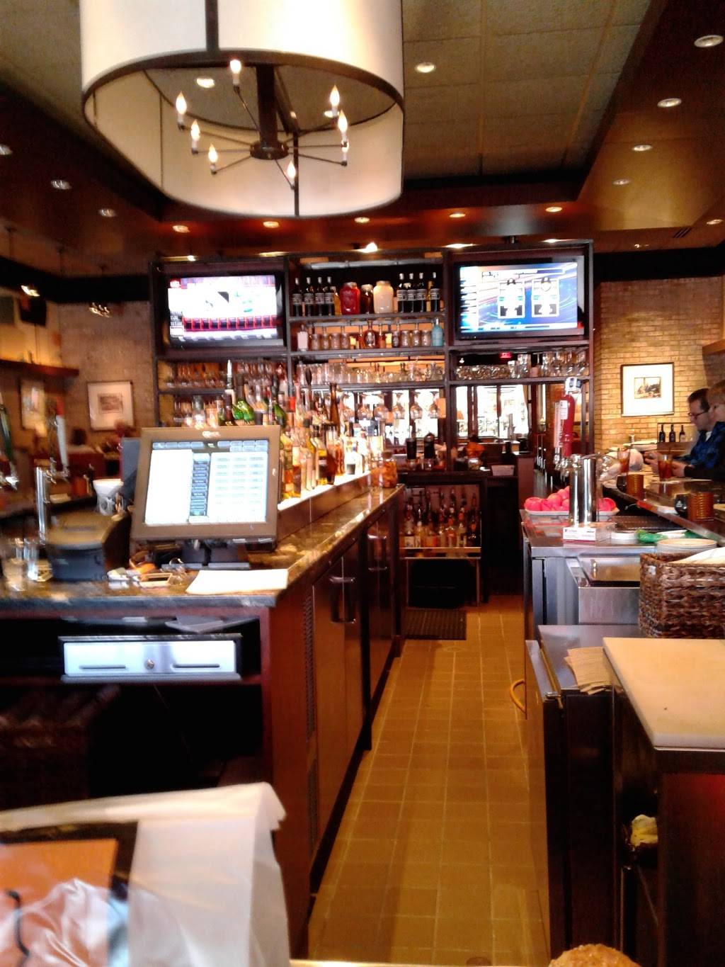 Burtons Grill | restaurant | 210 Andover St, Peabody, MA 01960, USA | 9789770600 OR +1 978-977-0600