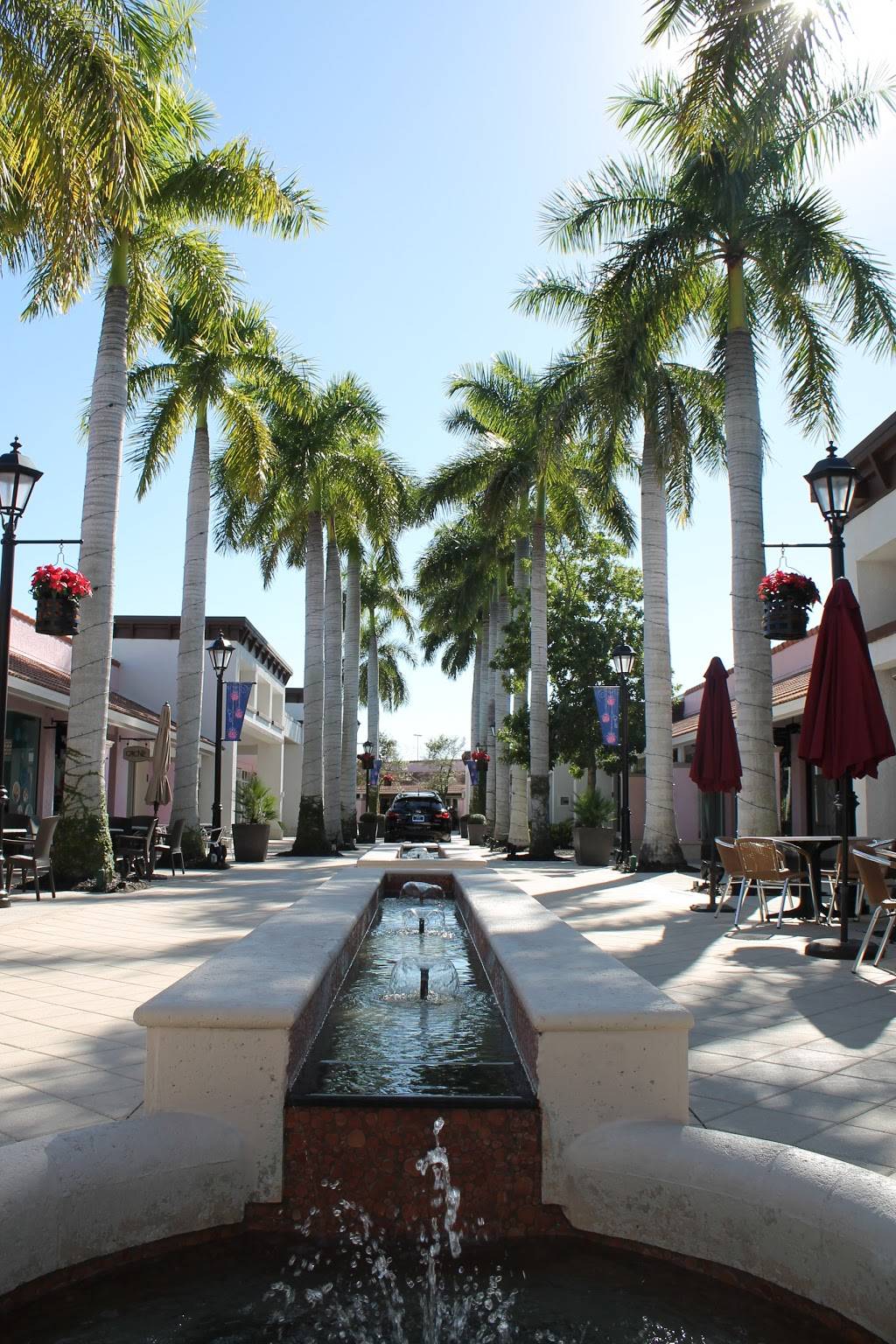 Bell Tower Shops | shopping mall | 13499 S Cleveland Ave, Fort Myers, FL 33907, USA | 2394891221 OR +1 239-489-1221