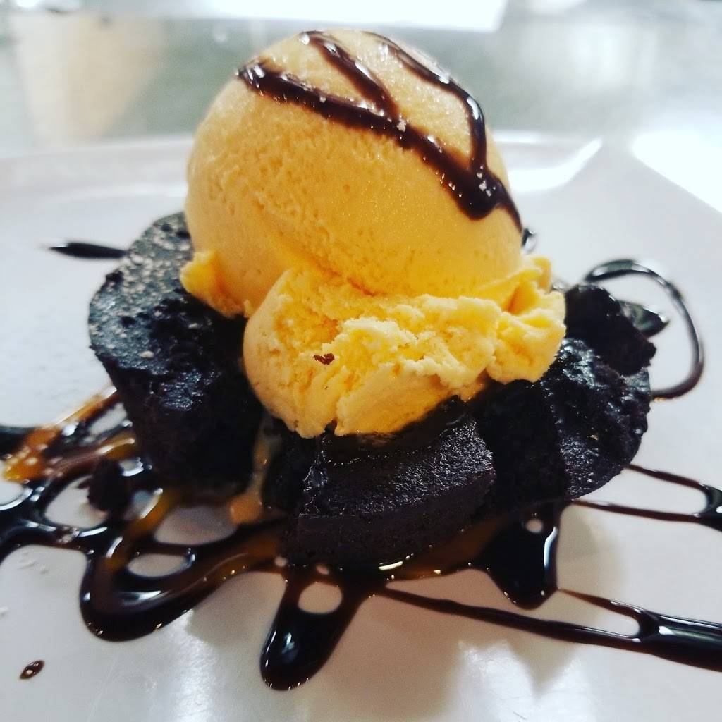 West Coast Smoke and Tap House | restaurant | 6126 Lake Murray Blvd, La Mesa, CA 91942, USA | 6194623660 OR +1 619-462-3660