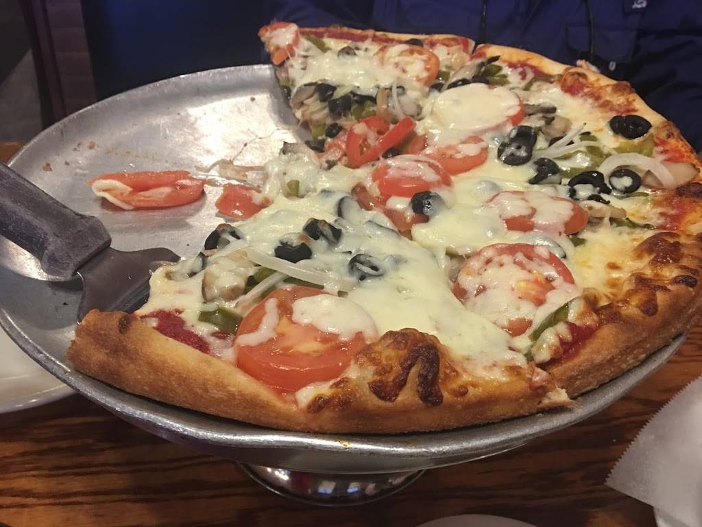 Giovannis Pizza | restaurant | 9502 Chamberlayne Rd, Mechanicsville, VA 23116, USA | 8047462666 OR +1 804-746-2666