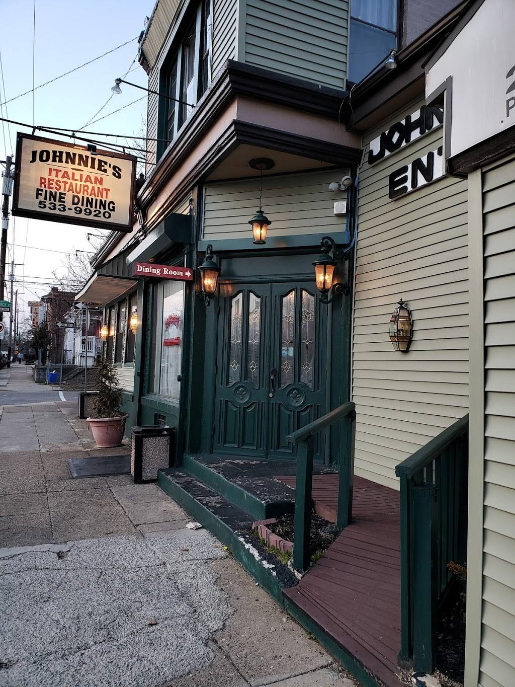 Dalys Irish Pub | restaurant | 4201 Comly St, Philadelphia, PA 19135, USA | 2155332080 OR +1 215-533-2080