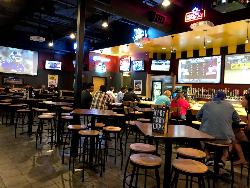 Buffalo Wild Wings | restaurant | 1620 Saratoga Ave, San Jose, CA 95129, USA | 4083706701 OR +1 408-370-6701