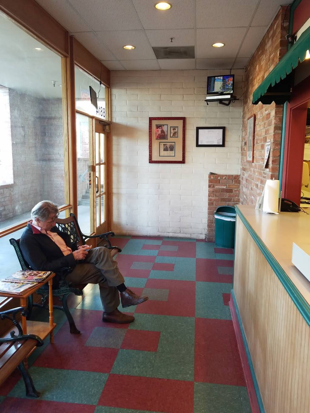 Rosatis pizza | meal delivery | 8814 E Tanque Verde Rd, Tucson, AZ 85749, USA | 5207604777 OR +1 520-760-4777