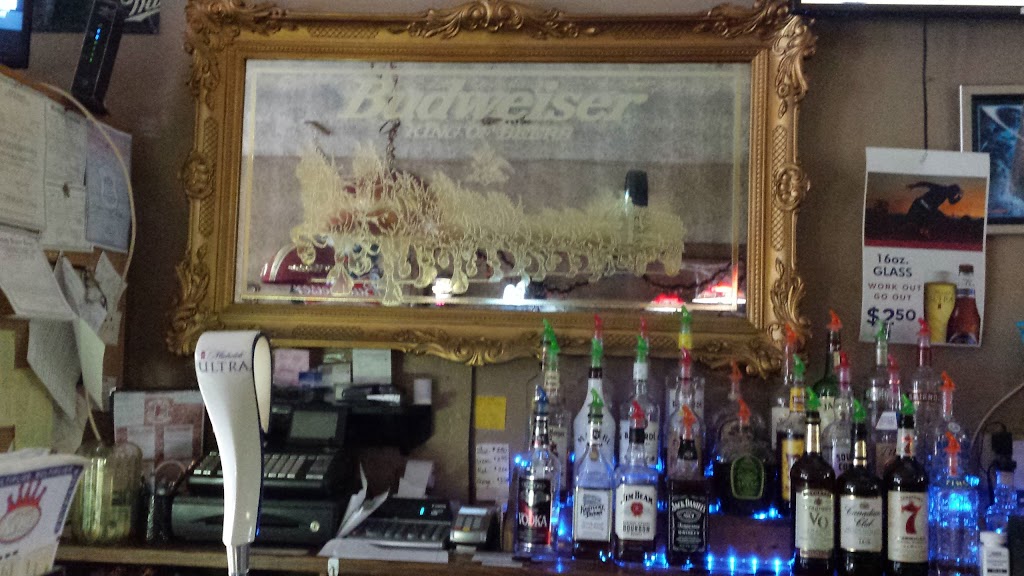 Loose Brick Bar | restaurant | 111 W Chestnut St, Shelbina, MO 63468, USA | 5735880182 OR +1 573-588-0182