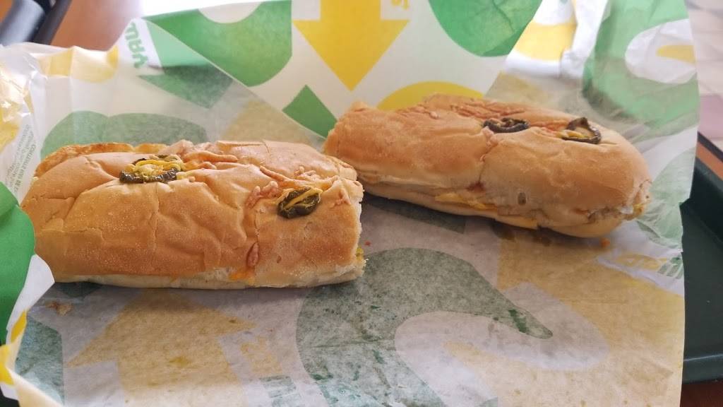 Subway Restaurants | restaurant | 1340 Center St, Riverside, CA 92507, USA | 9516801717 OR +1 951-680-1717