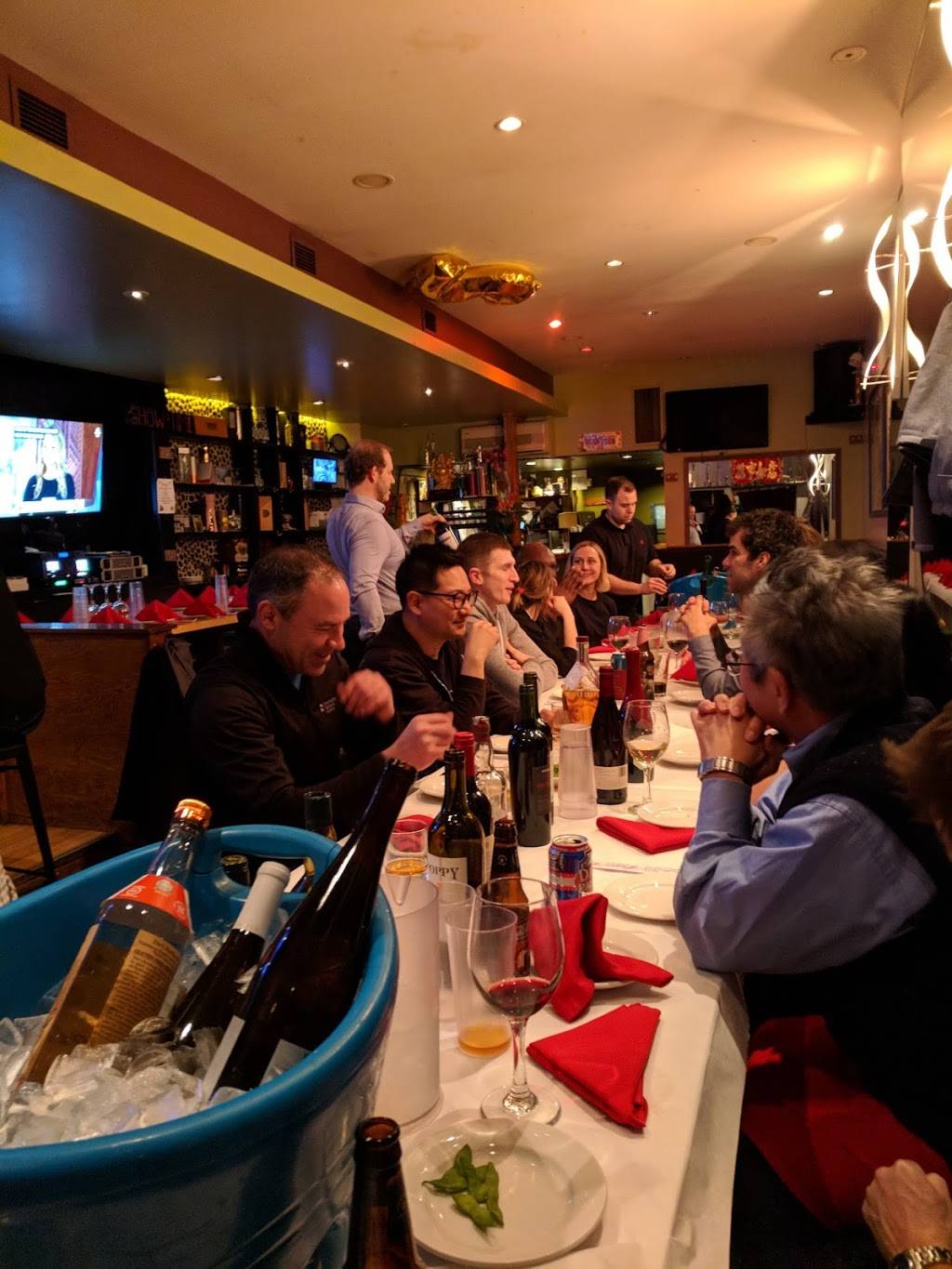 Lans Old Town | meal delivery | 1507 N Sedgwick St, Chicago, IL 60610, USA | 3122559888 OR +1 312-255-9888