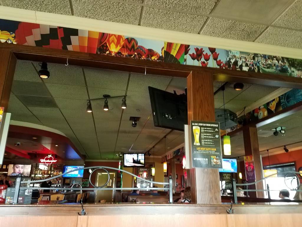 Applebees Grill + Bar | restaurant | 1600 Washington St, Pella, IA 50219, USA | 6416208646 OR +1 641-620-8646