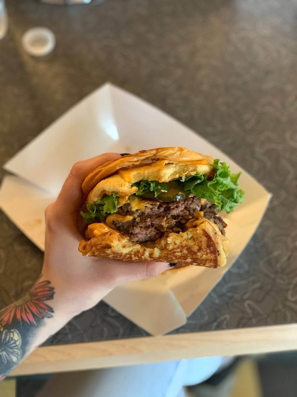 Apollo Grill | restaurant | Towerhill Centre, 491 Towerhill Rd, Peterborough, ON K9H 7S3, Canada | 7057457474 OR +1 705-745-7474