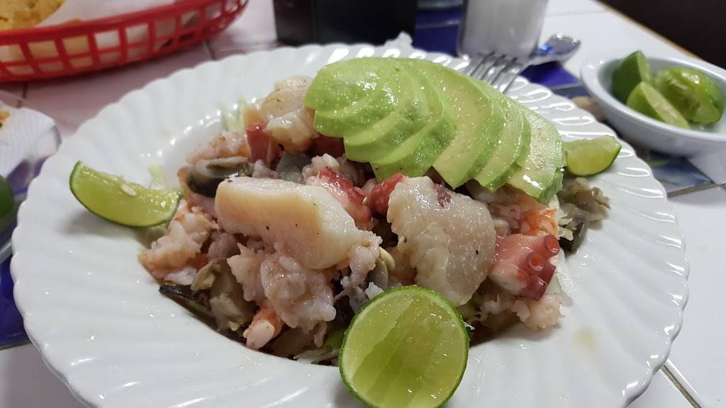 Mariscos Ensenada | restaurant | 2919 N 59th Ave, Phoenix, AZ 85033, USA | 6238450513 OR +1 623-845-0513