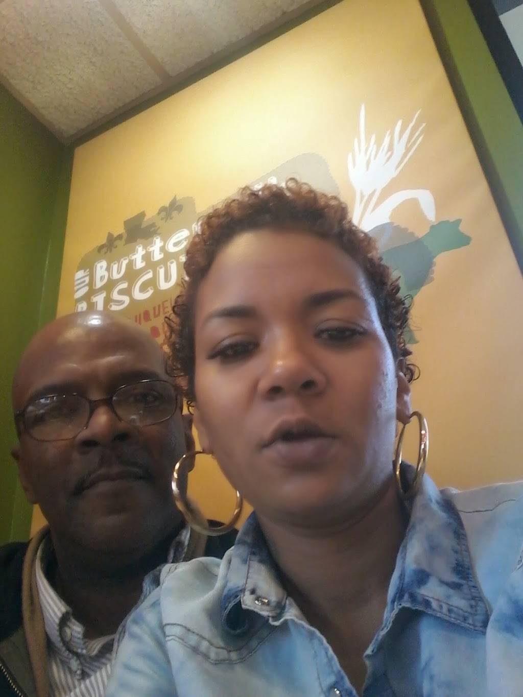 Popeyes Chicken | restaurant | 610 Madison St, Oak Park, IL 60302, USA | 7085241022 OR +1 708-524-1022