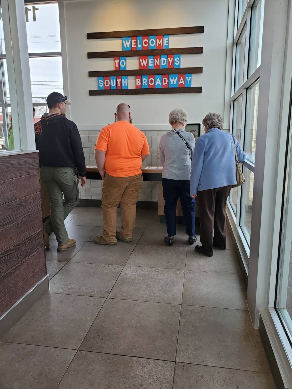 Wendys | restaurant | 1100 S Broadway, Lexington, KY 40504, USA | 8593052548 OR +1 859-305-2548