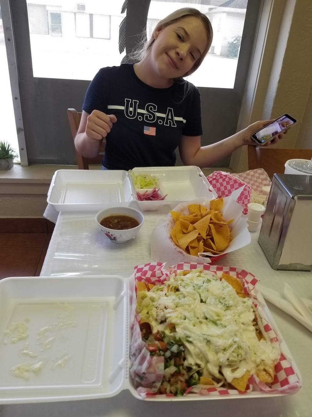 la carreta mexican restaurant | restaurant | 1608 E Harry St, Wichita, KS 67211, USA | 3168662752 OR +1 316-866-2752