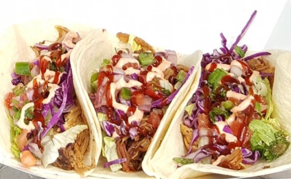 Outlaw Smoke BBQ | restaurant | 32046 Groesbeck Hwy, Fraser, MI 48026, USA | 5862221717 OR +1 586-222-1717