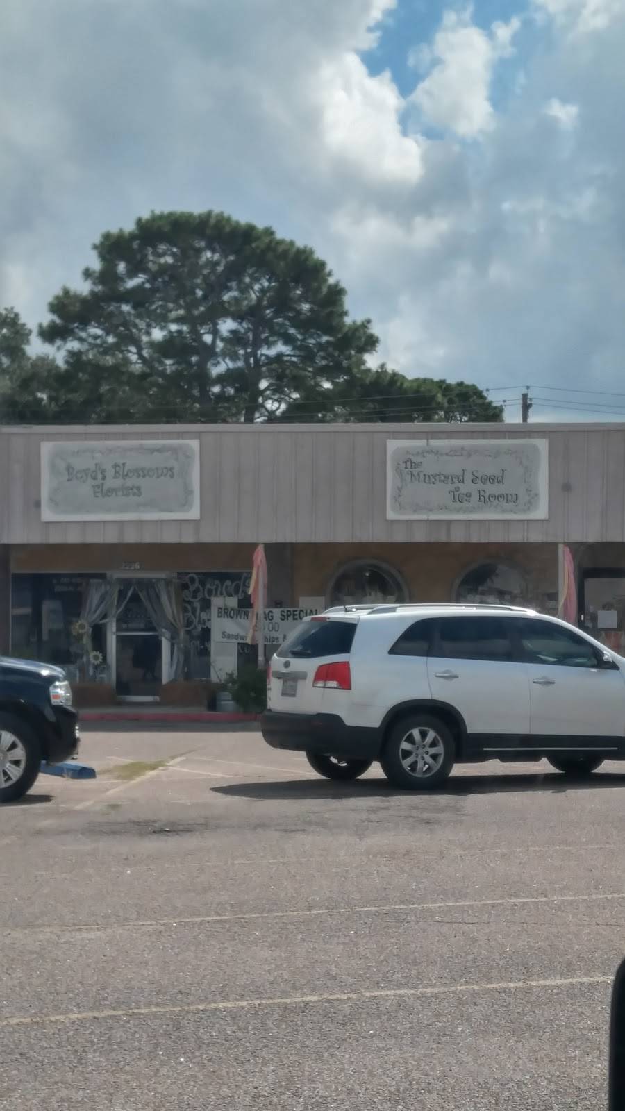 Mustard Seed Tea Room | restaurant | 2224 N Alexander Dr, Baytown, TX 77520, USA | 2814227100 OR +1 281-422-7100