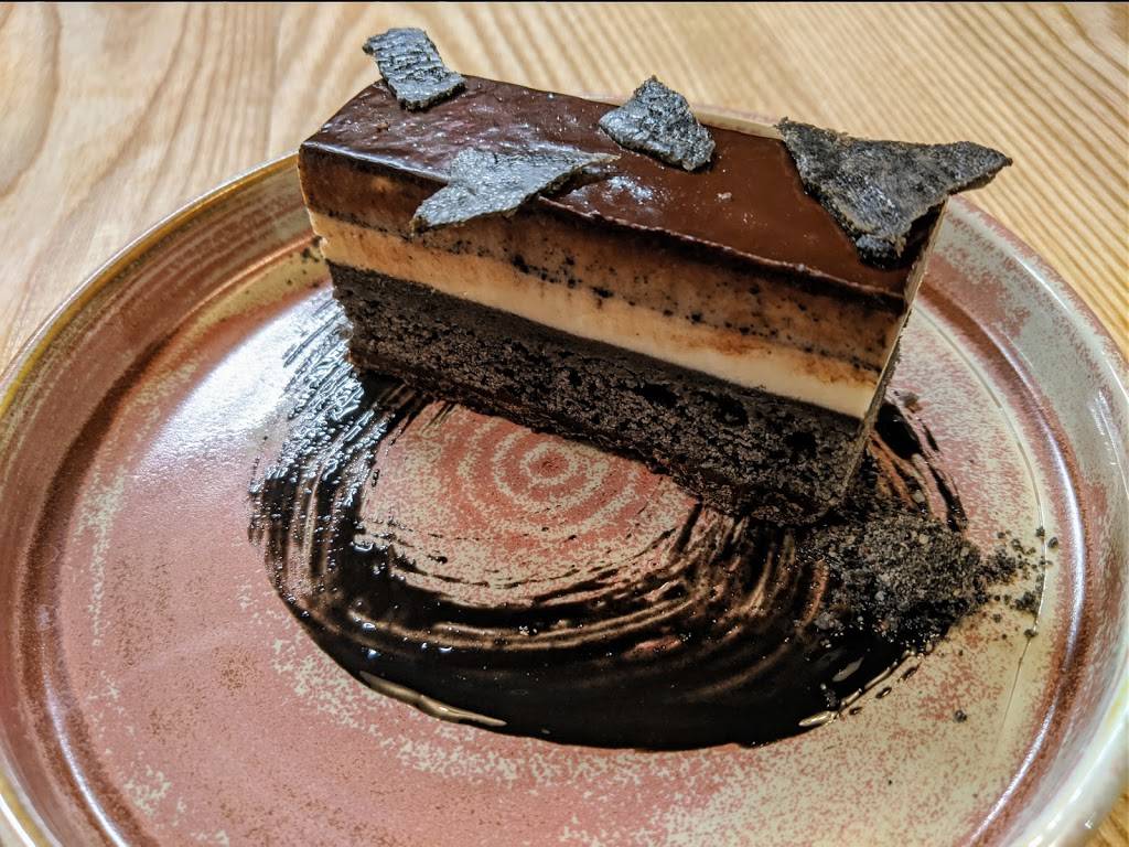 Le Flamant | restaurant | 4043 Rue Ontario E, Montréal, QC H1W 1T3, Canada | 5145434245 OR +1 514-543-4245