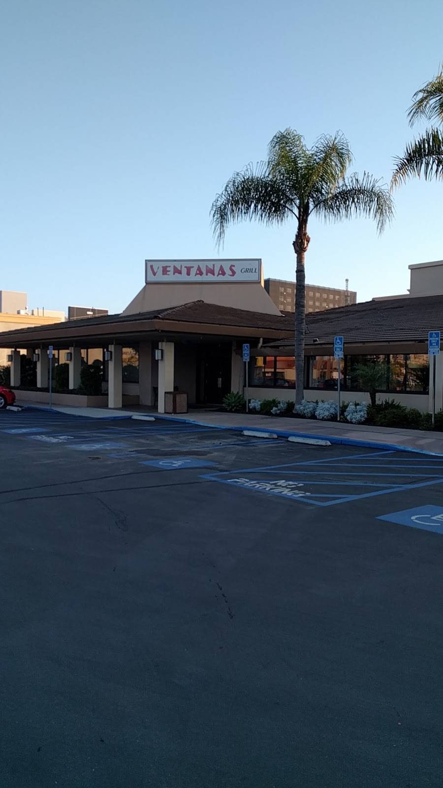 Ventanas Grill Holiday Inn Hotel | restaurant | 7000 Beach Blvd, Buena Park, CA 90620, USA | 7145227000 OR +1 714-522-7000