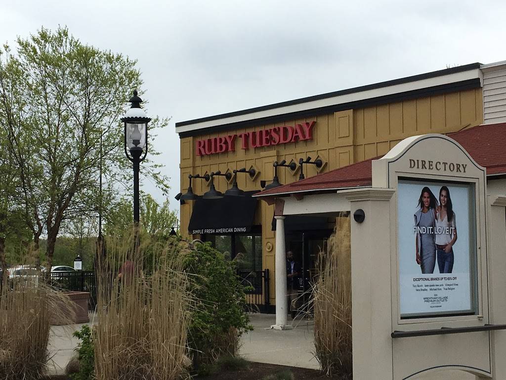 Ruby Tuesday | restaurant | Wrentham Village Premium Outlets, 1 Outlet Blvd #800, Wrentham, MA 02093, USA | 5083845213 OR +1 508-384-5213