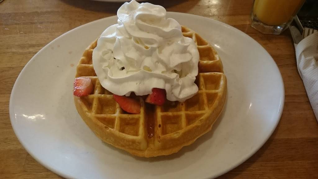 Sunset Grill | restaurant | 185 Consumers Dr, Whitby, ON L1N 1C4, Canada | 9056650030 OR +1 905-665-0030