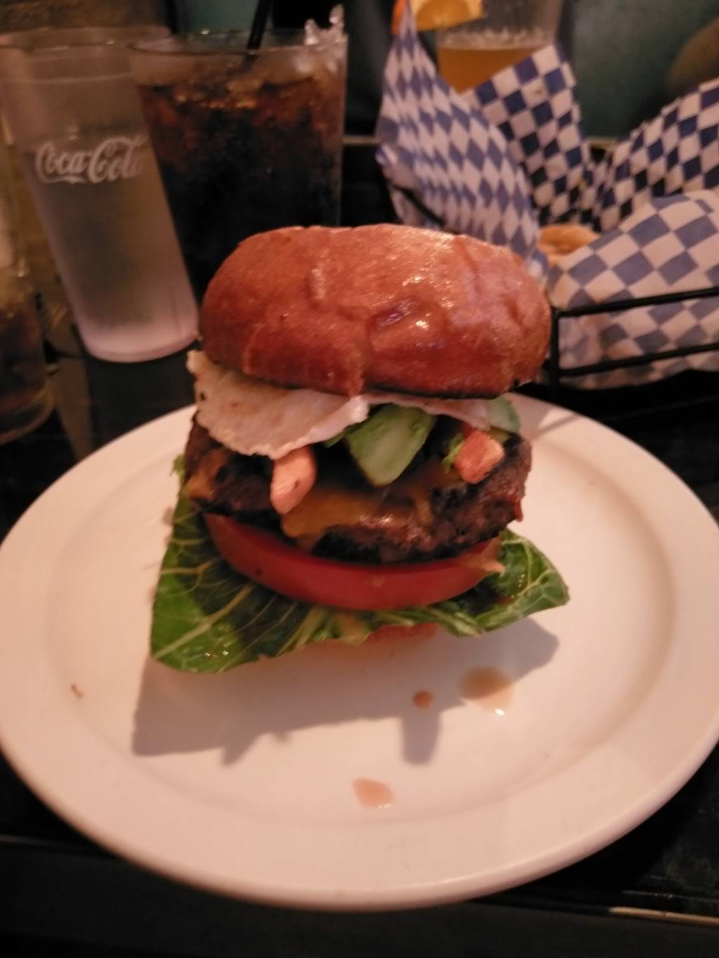 Single Fin Surf Grill | restaurant | 3844 Mission Blvd, San Diego, CA 92109, USA | 8583526611 OR +1 858-352-6611