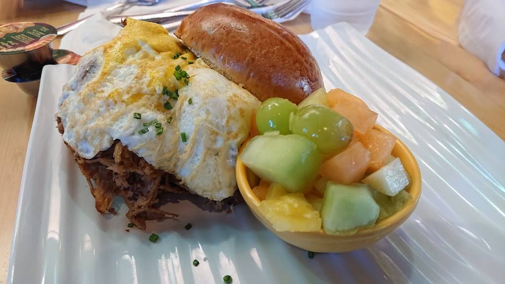 Tangaroa Terrace Tropical Bar & Grill | restaurant | 1150 Magic Way, Anaheim, CA 92802, USA | 7147813463 OR +1 714-781-3463