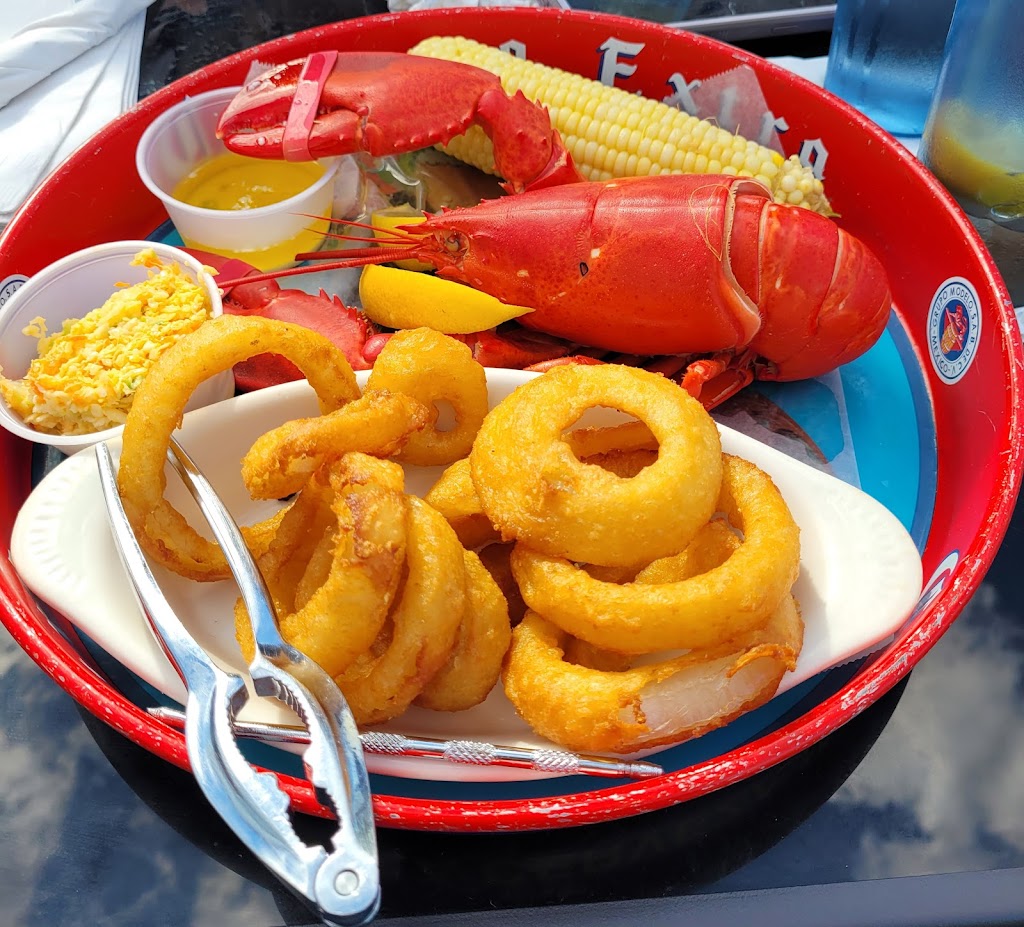 Fisherman’s Wharf Restaurant | restaurant | 69 Johnson St, Lubec, ME 04652, USA | 2077334400 OR +1 207-733-4400