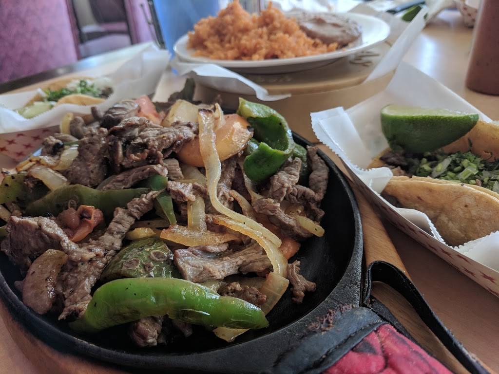 La Escollera | restaurant | 5834 E Washington St, Indianapolis, IN 46219, USA | 3173759556 OR +1 317-375-9556