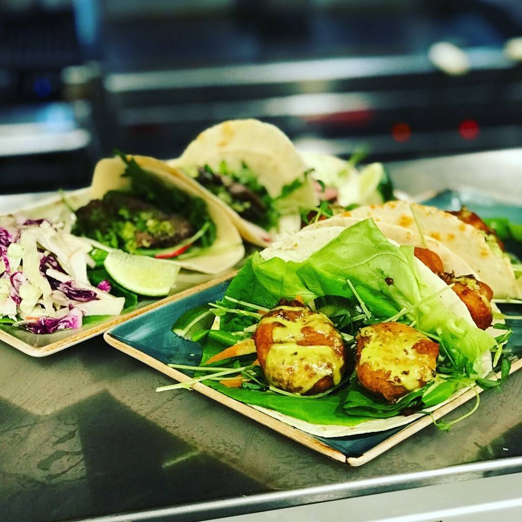 Latham House Tavern | restaurant | 9 Main St, Lyme, NH 03768, USA | 6037959995 OR +1 603-795-9995