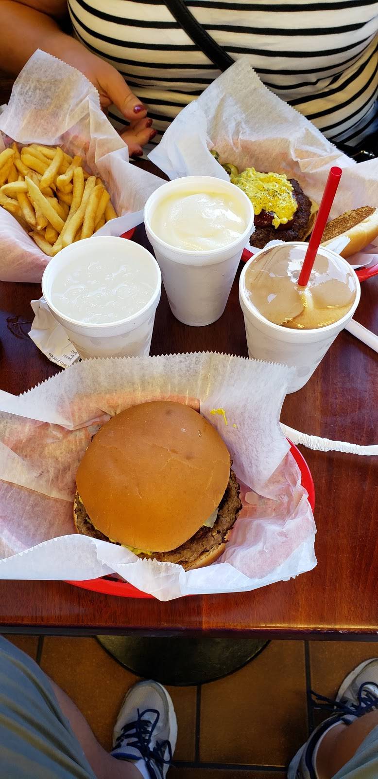 Jacks Old Fashion Hamburger House | meal takeaway | 591 S Cypress Rd, Pompano Beach, FL 33060, USA | 9549422844 OR +1 954-942-2844