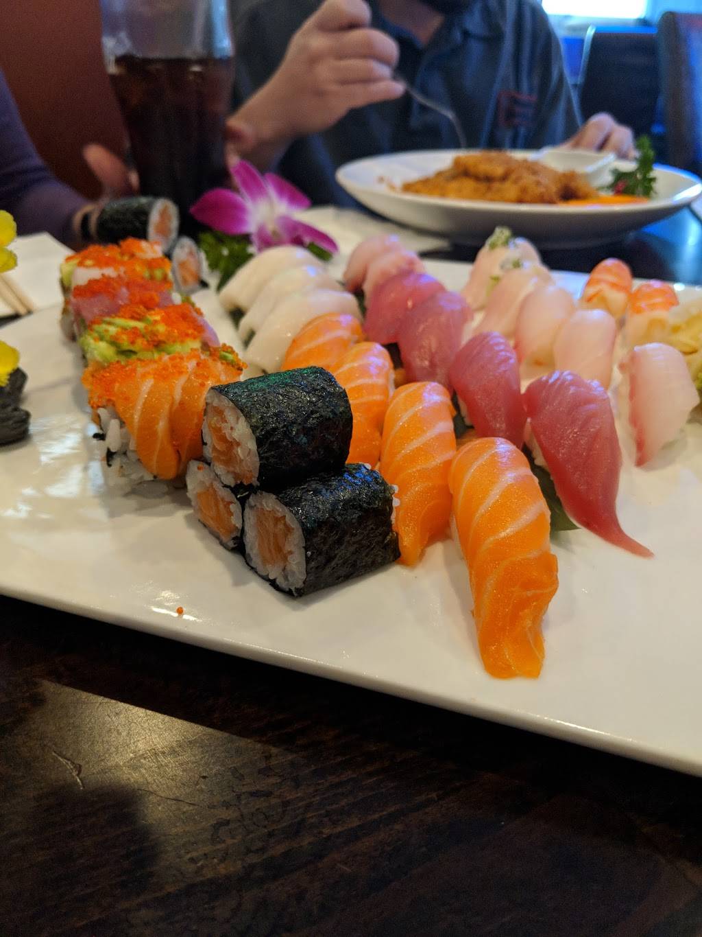 Sumo Sushi | restaurant | 55 Crystal Ave #24, Derry, NH 03038, USA | 6032605348 OR +1 603-260-5348