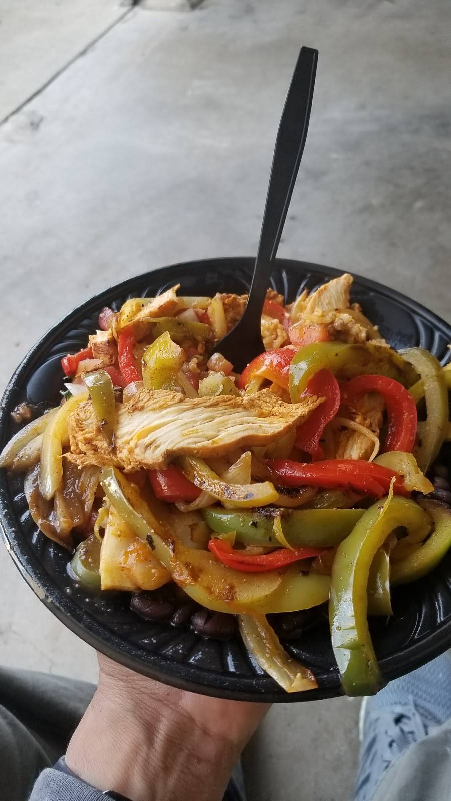 Charo Chicken | restaurant | 333 Main St, Seal Beach, CA 90740, USA | 5625940909 OR +1 562-594-0909