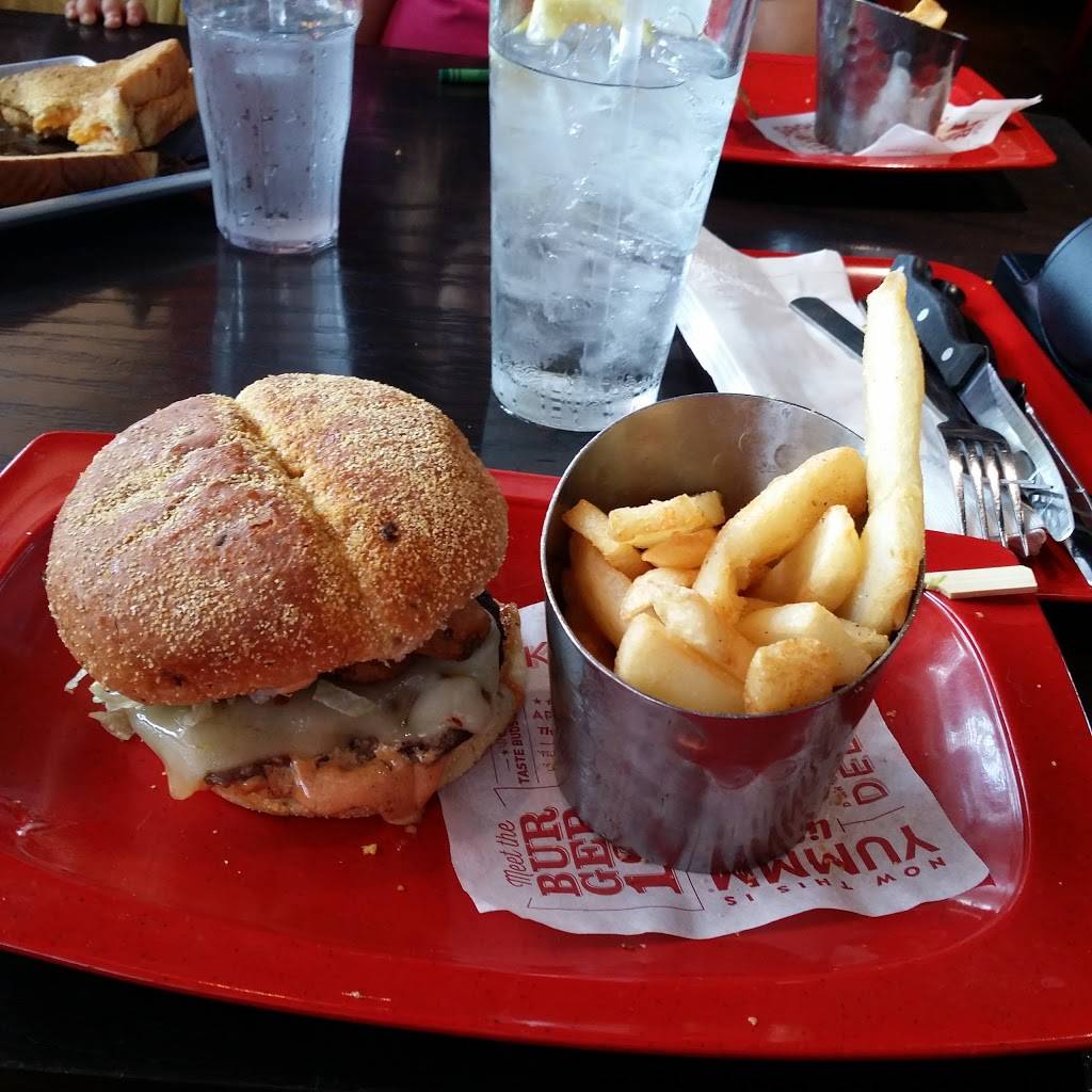 Red Robin Gourmet Burgers and Brews | restaurant | 1636 S Stapley Dr, Mesa, AZ 85204, USA | 4808927626 OR +1 480-892-7626