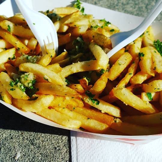 Hi Dive Bar | restaurant | 28 Pier, San Francisco, CA 94105, USA | 4159770170 OR +1 415-977-0170