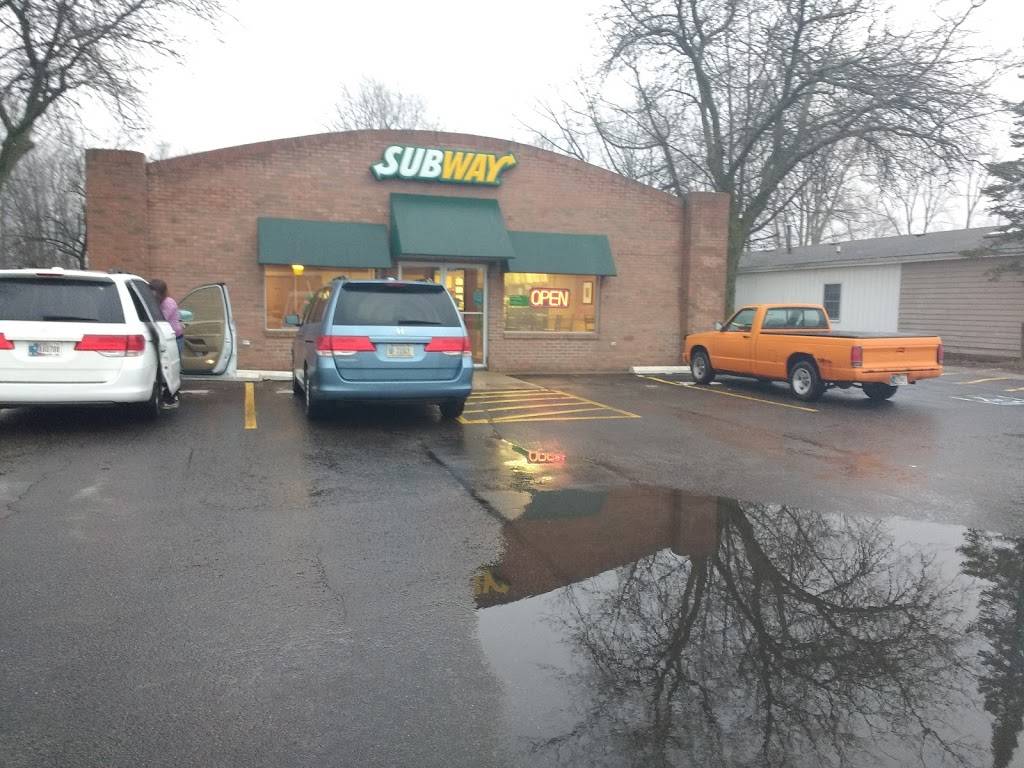 Subway | restaurant | 804 S Huntington St, Syracuse, IN 46567, USA | 5744575700 OR +1 574-457-5700