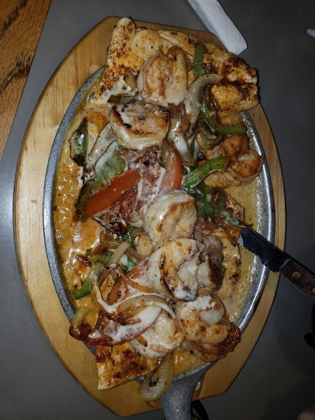 El Chile Poblano Mexican Restaurant | restaurant | 1649 S Memorial Dr, New Castle, IN 47362, USA | 7655294441 OR +1 765-529-4441