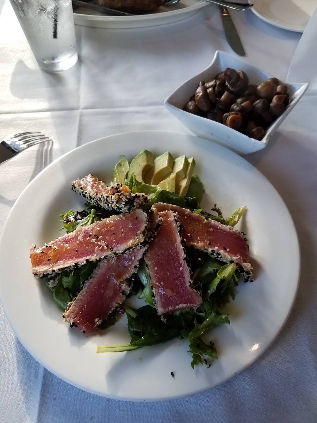 McGraws Steak Chop & Fish House | restaurant | 2707 S River Rd, West Lafayette, IN 47906, USA | 7657433932 OR +1 765-743-3932