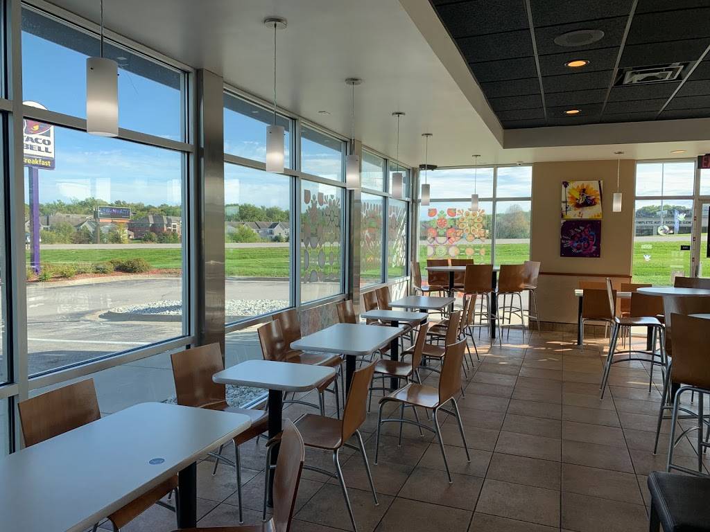 Taco Bell | meal takeaway | 4105 Twin Creek Dr, Bellevue, NE 68123, USA | 4022935600 OR +1 402-293-5600