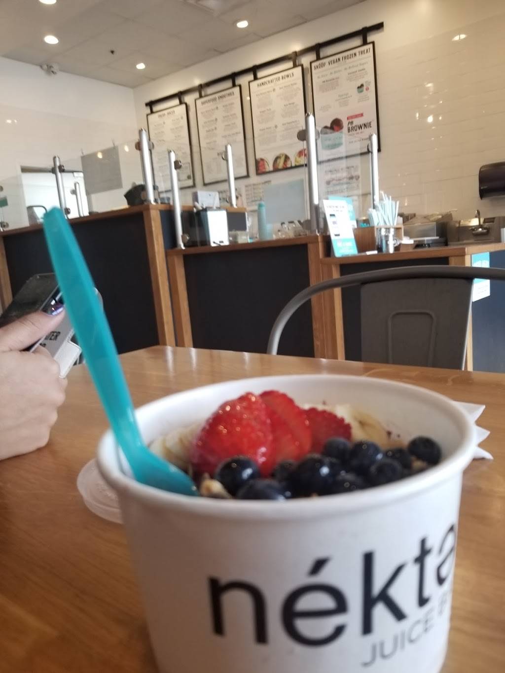 Nekter Juice Bar | cafe | 24371 Magic Mountain Pkwy, Valencia, CA 91355, USA | 6617996910 OR +1 661-799-6910