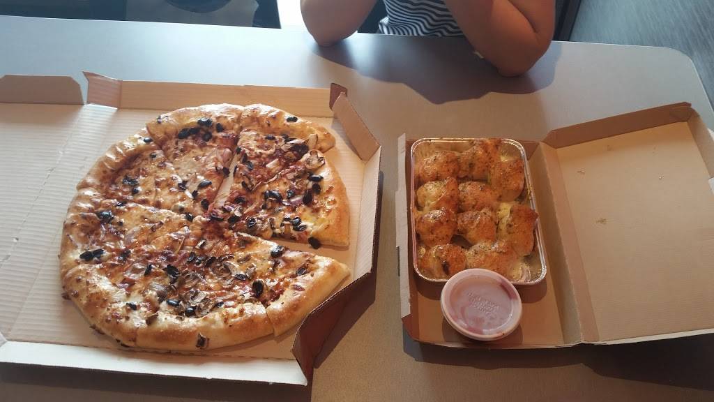 Pizza Hut | restaurant | 2377 SW College Rd, Ocala, FL 34471, USA | 3525471168 OR +1 352-547-1168