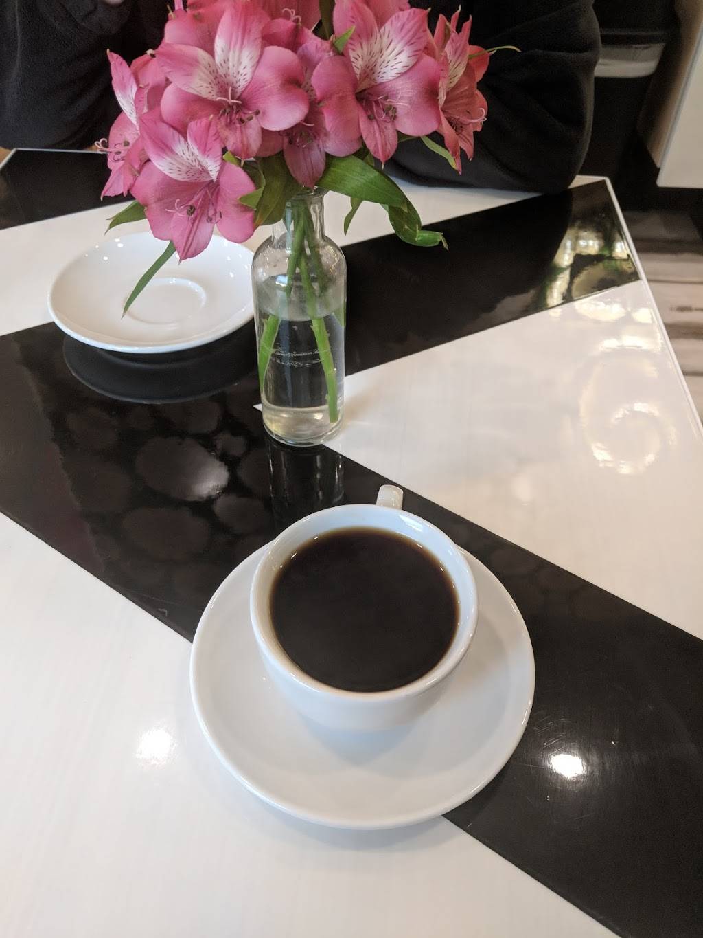 Colins Corner Cafe | restaurant | 138 W 3rd St, Harbor Springs, MI 49740, USA | 2314126061 OR +1 231-412-6061