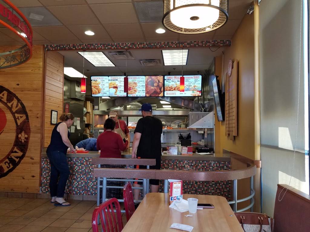 Popeyes Louisiana Kitchen | restaurant | 9825 Magnolia Ave, Riverside, CA 92503, USA | 9516378422 OR +1 951-637-8422