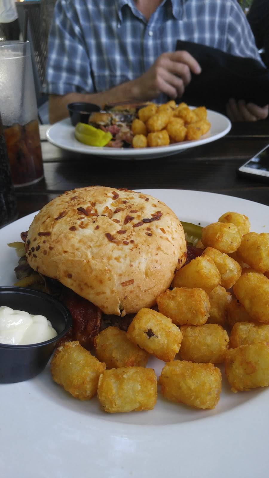 The Deck | restaurant | 305 E Superior St, Fort Wayne, IN 46802, USA | 2604263411 OR +1 260-426-3411