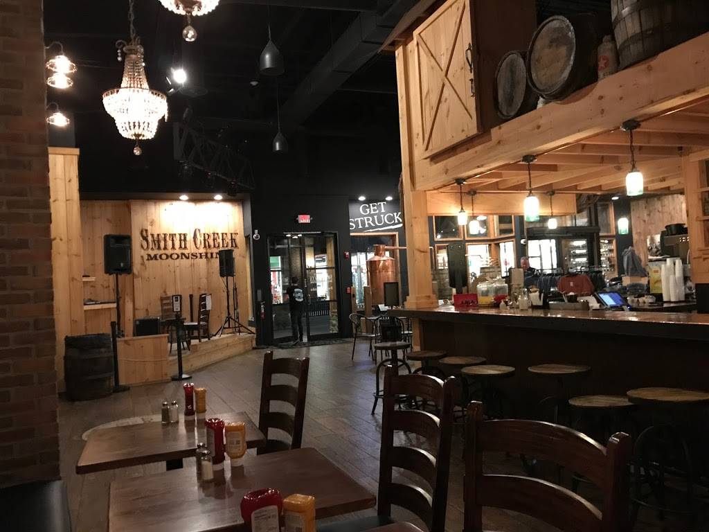 Smith Creek Moonshine Branson Landing | restaurant | 1209 Branson Landing Blvd, Branson, MO 65616, USA | 8004415053 OR +1 800-441-5053