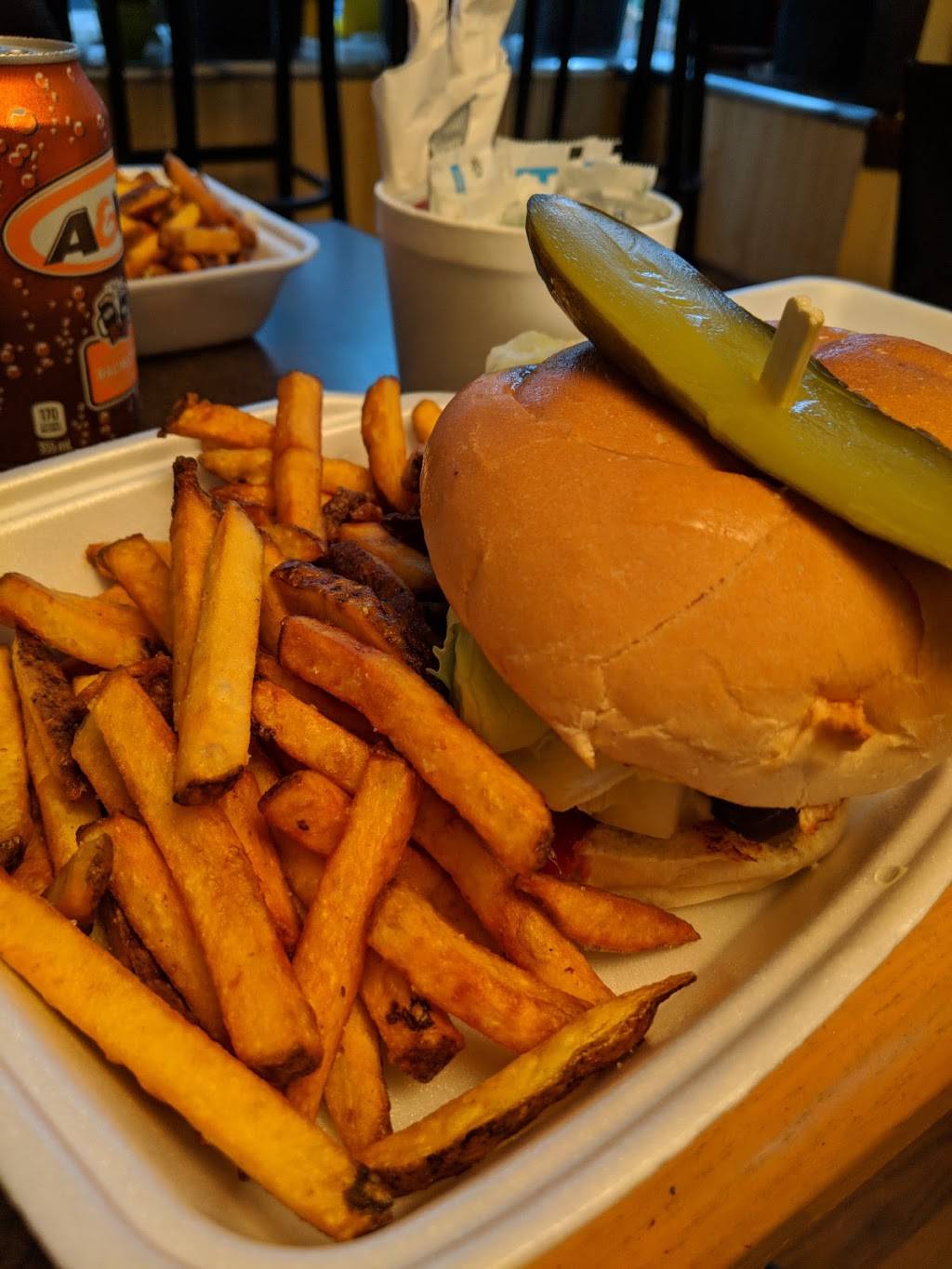 Barkhouse Grill | restaurant | 1470 Kingston Rd, Scarborough, ON M1N 1R6, Canada | 4165465678 OR +1 416-546-5678