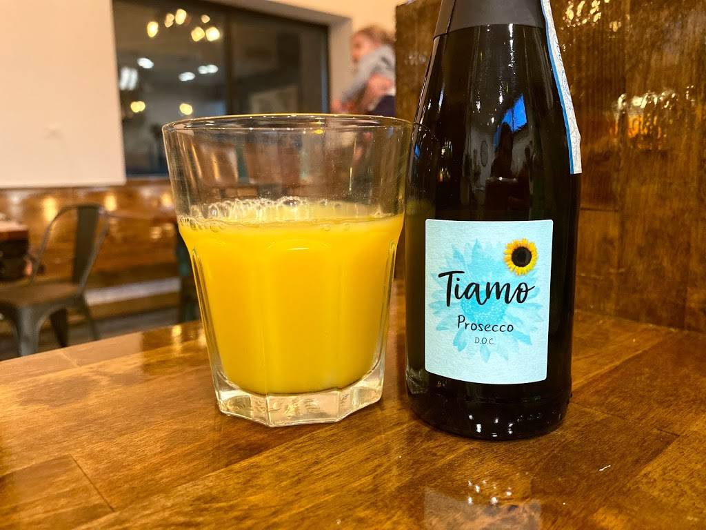 Blue Food Company | restaurant | 3288 N Elston Ave, Chicago, IL 60618, USA | 7739427529 OR +1 773-942-7529