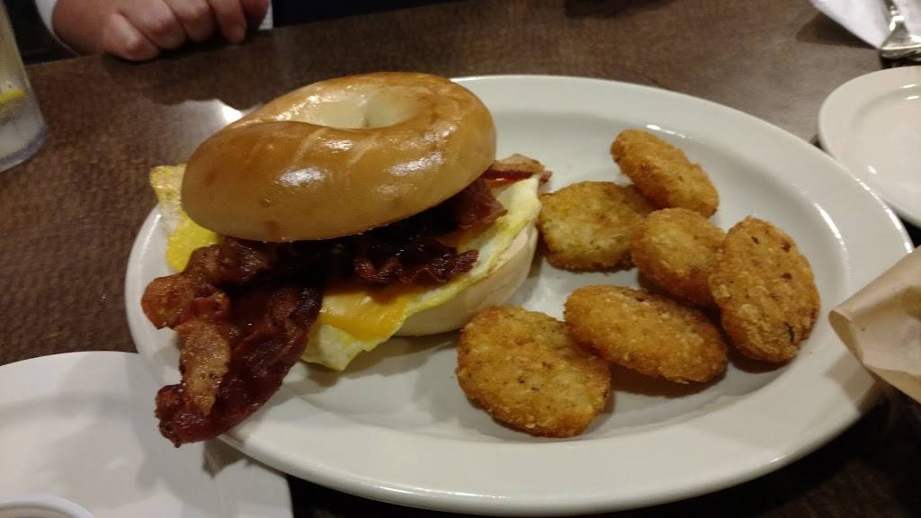 Eatn Park | restaurant | 100 Park Manor Dr, Pittsburgh, PA 15205, USA | 4127878556 OR +1 412-787-8556