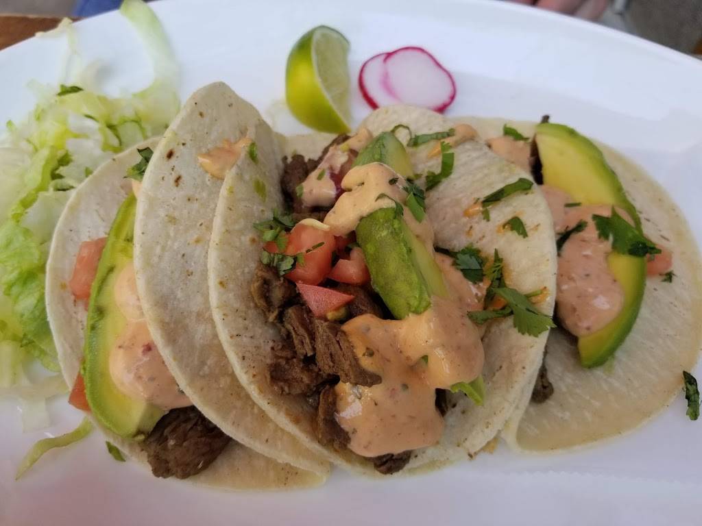 Skinnys Cantina | restaurant | 4705 Center Blvd, Long Island City, NY 11109, USA | 7187298300 OR +1 718-729-8300